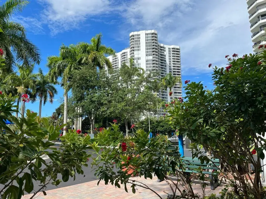 3530 Mystic Pointe Dr # 213, Aventura FL 33180