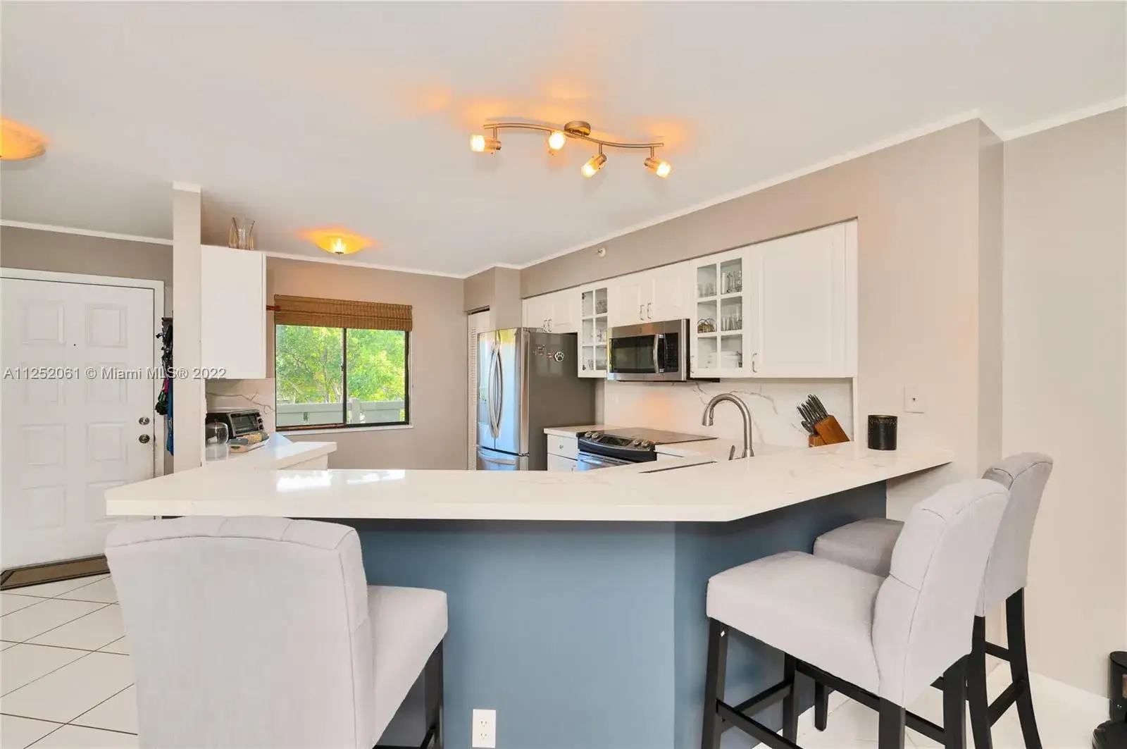 2205 S Cypress Bend Dr # 302, Pompano Beach FL 33069