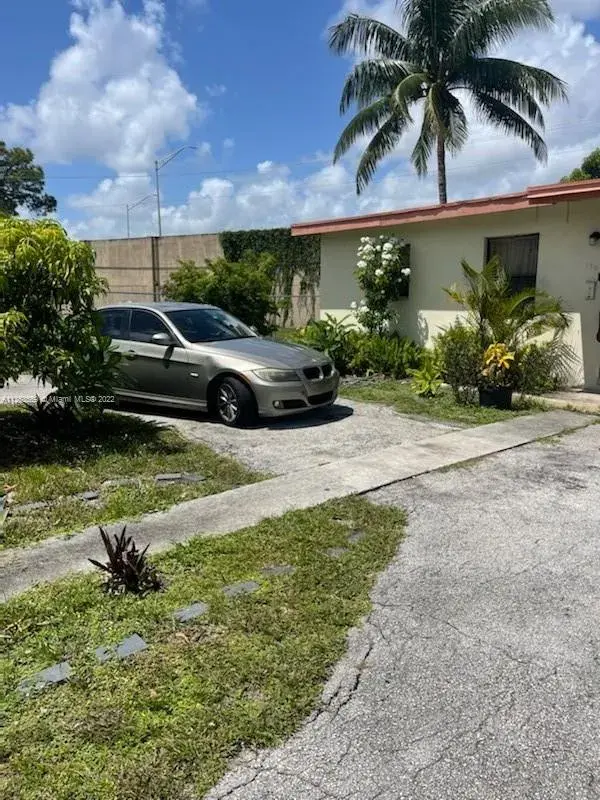 1708 Lauderdale Manor Dr, Fort Lauderdale FL 33311