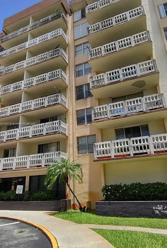 15600 NW 7th Ave # 715, Miami FL 33169