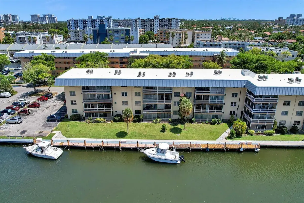 3551 NE 169th St # 212, North Miami Beach FL 33160