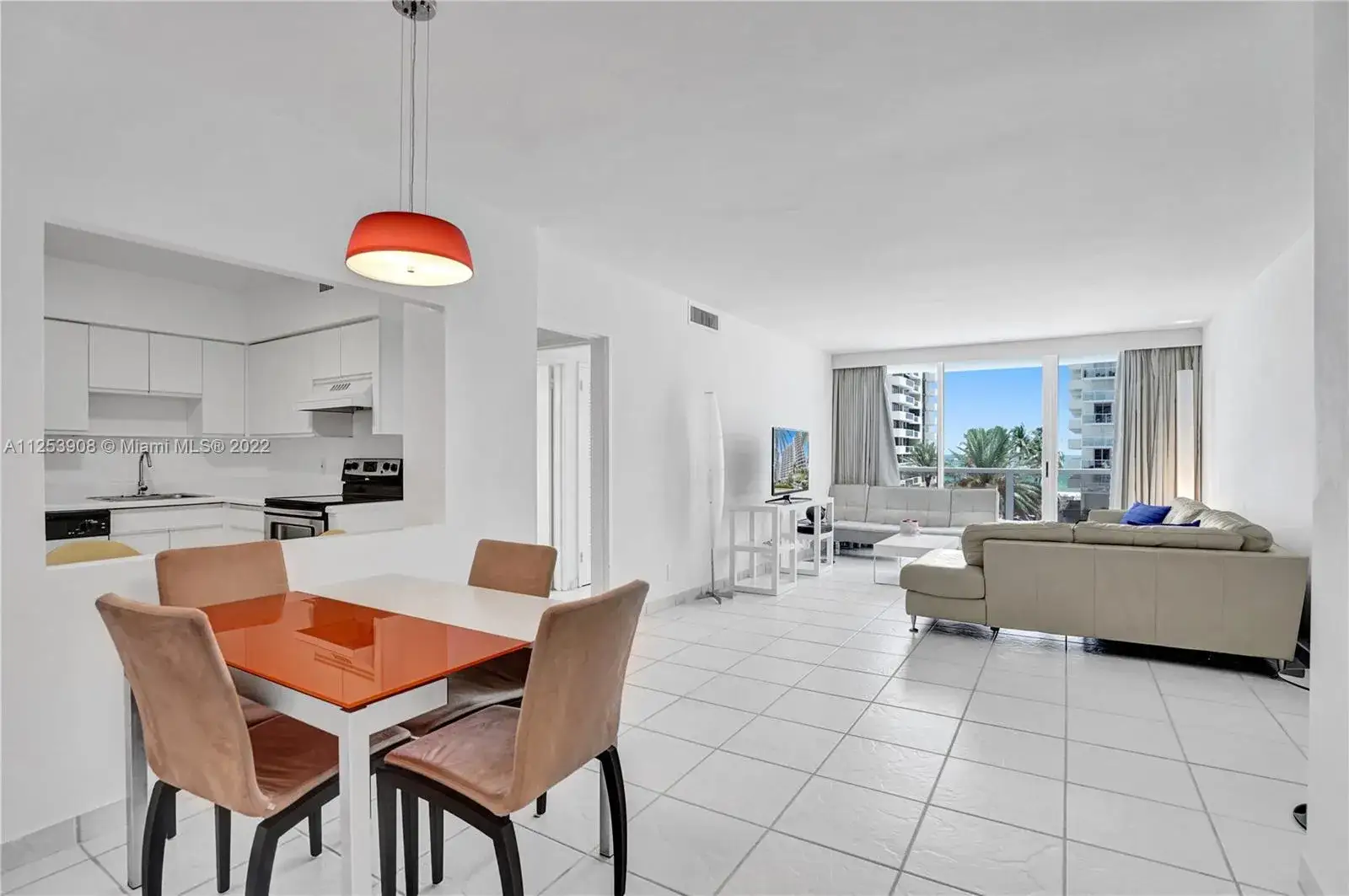 2 bedroom 2 bath Residential for sale at 5700 Collins Ave # 5B, Miami Beach FL 33140