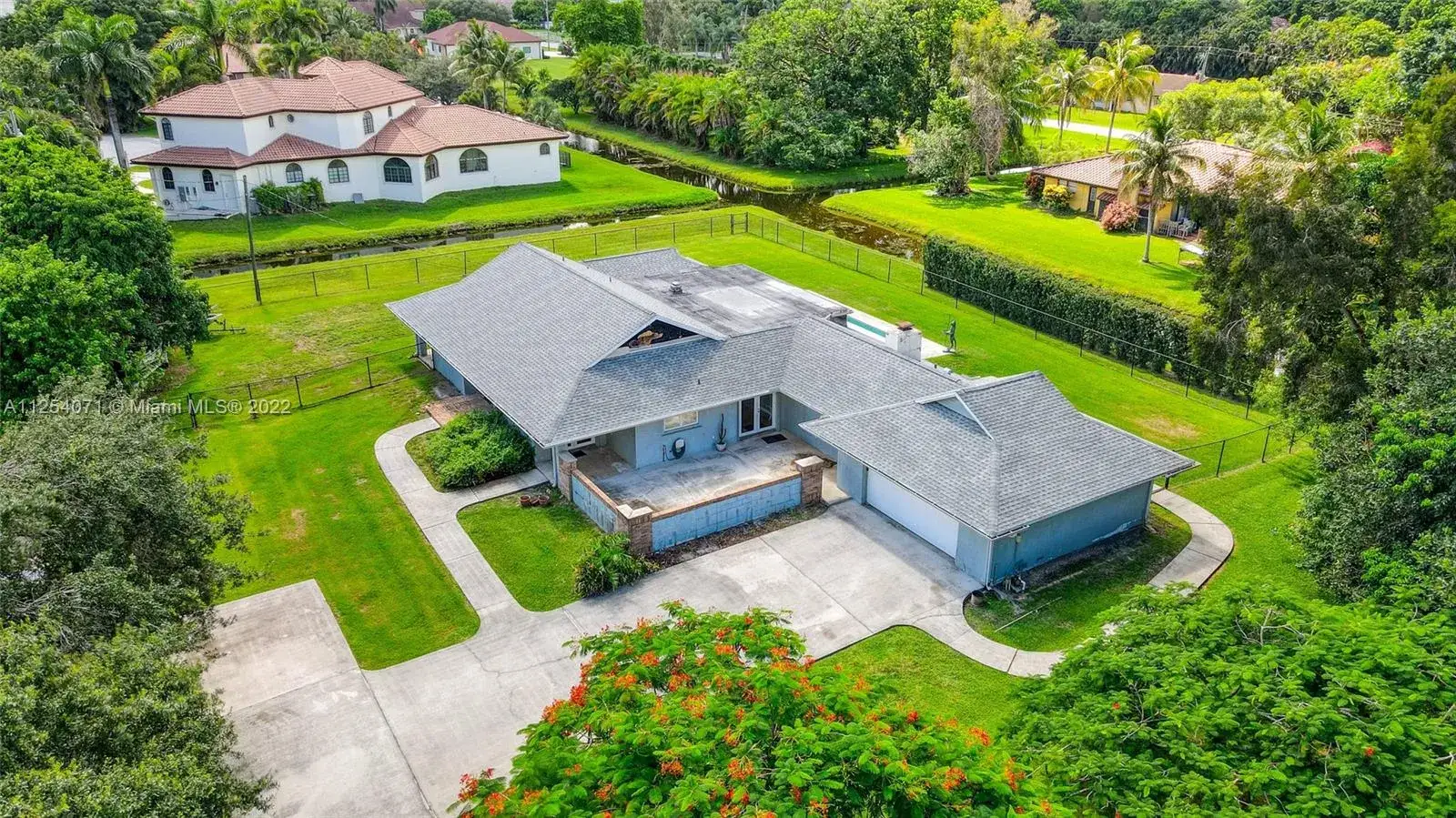 12100 NW 6th St, Plantation FL 33325