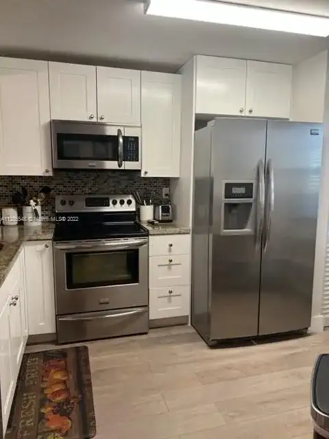 901 Colony Point Cir # 308, Pembroke Pines FL 33026 photo 5