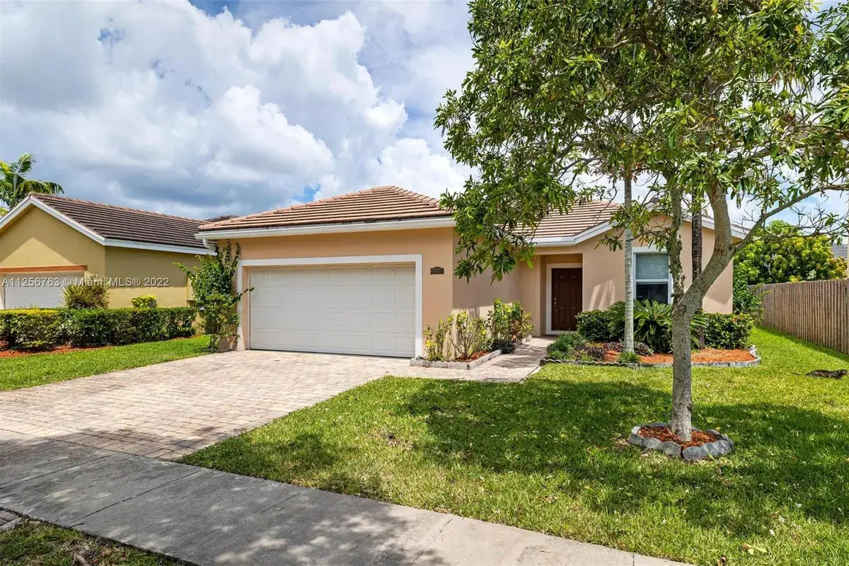 3079 SE 6th St, Homestead FL 33033