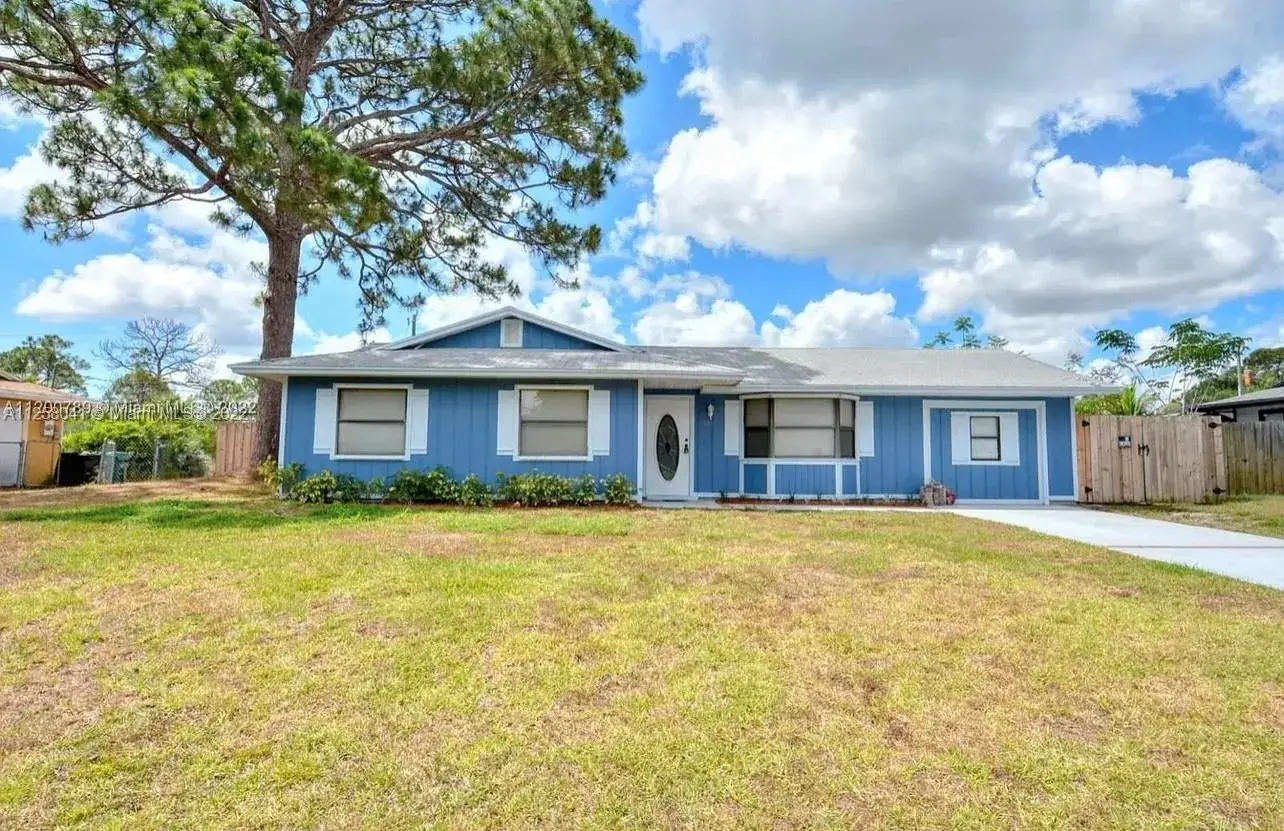 938 SW North Globe Ave # 938, Port St. Lucie FL 34953