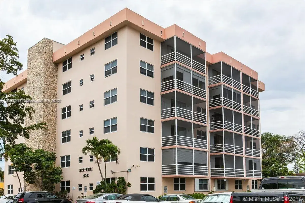 1830 Dixieanna St # 203, Hollywood FL 33020