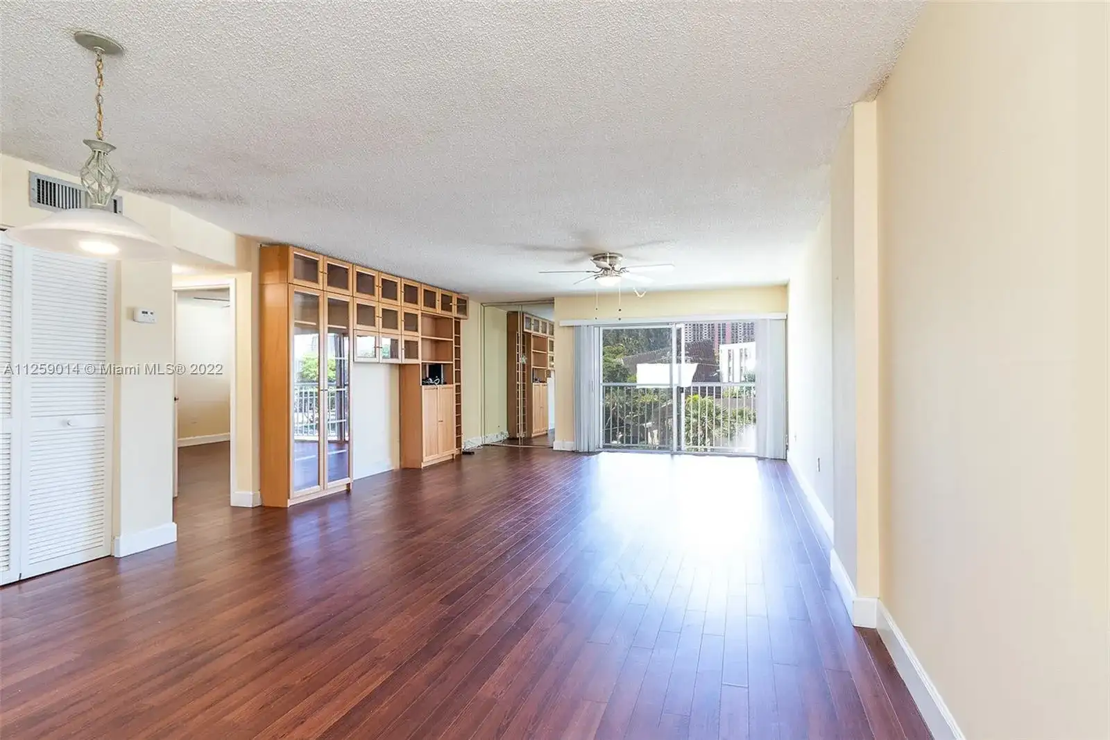 17800 Atlantic Blvd # 402, Sunny Isles Beach FL 33160 photo 3