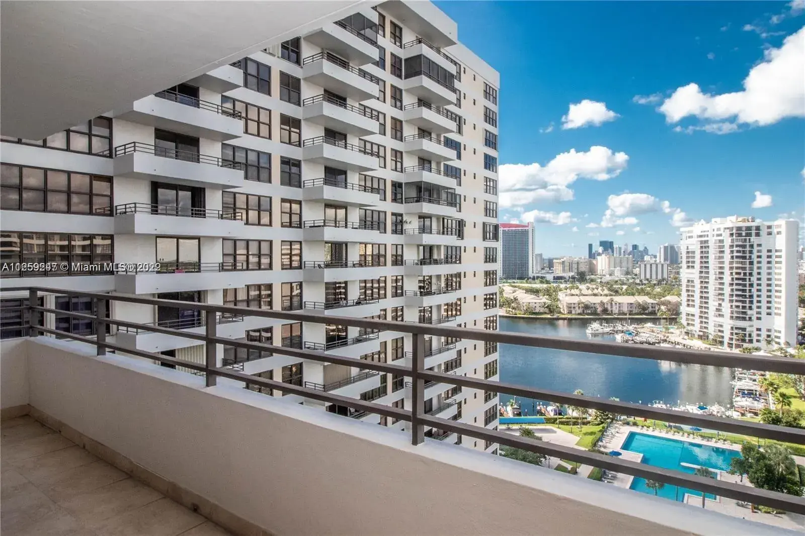 2500 Parkview Dr # 1816, Hallandale Beach FL 33009