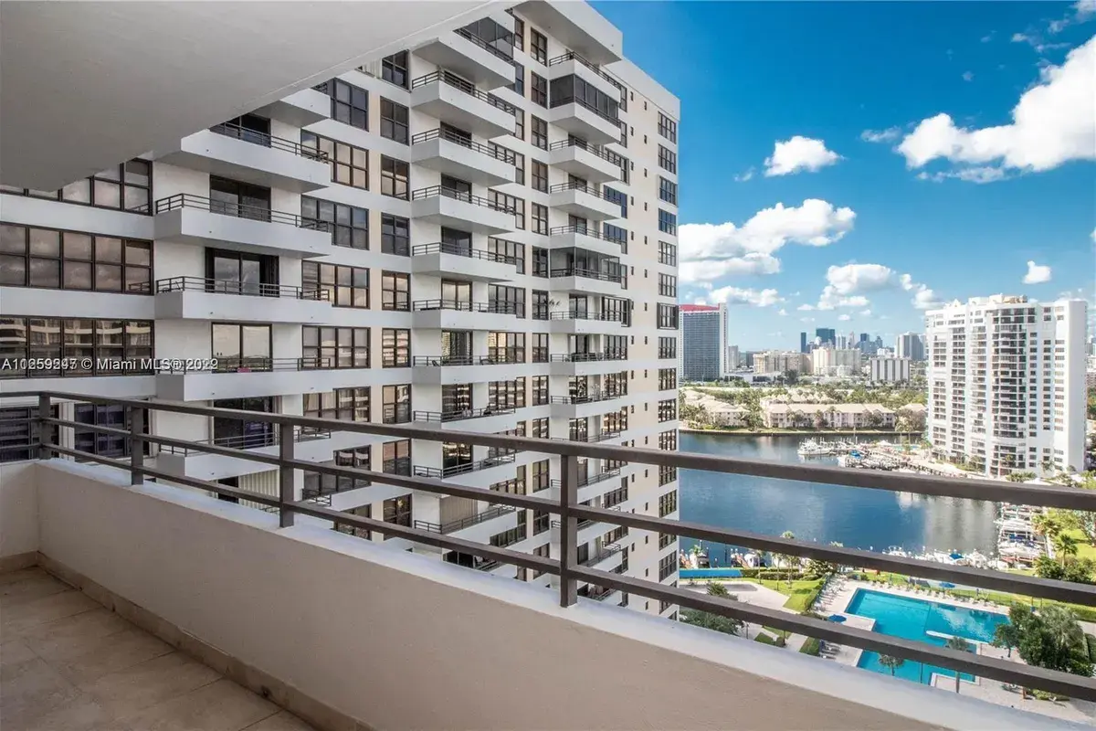 2500 Parkview Dr # 1816, Hallandale Beach FL 33009