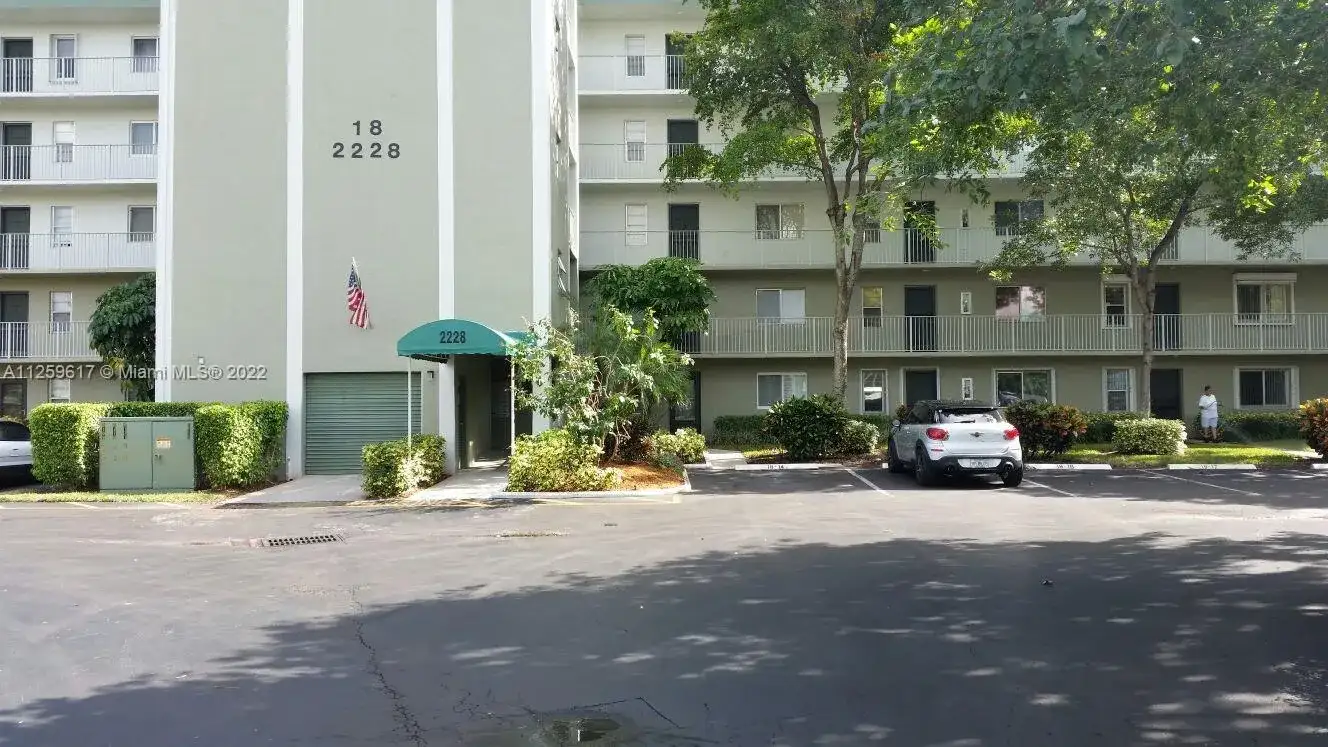 2228 N Cypress Bend Dr # 310, Pompano Beach FL 33069 photo 2