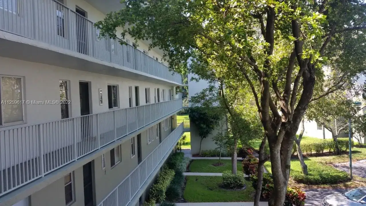 2228 N Cypress Bend Dr # 310, Pompano Beach FL 33069 photo 3