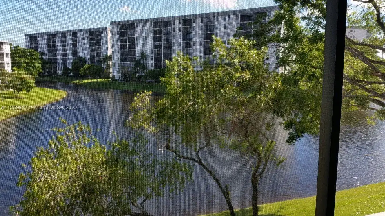 2228 N Cypress Bend Dr # 310, Pompano Beach FL 33069 photo 4