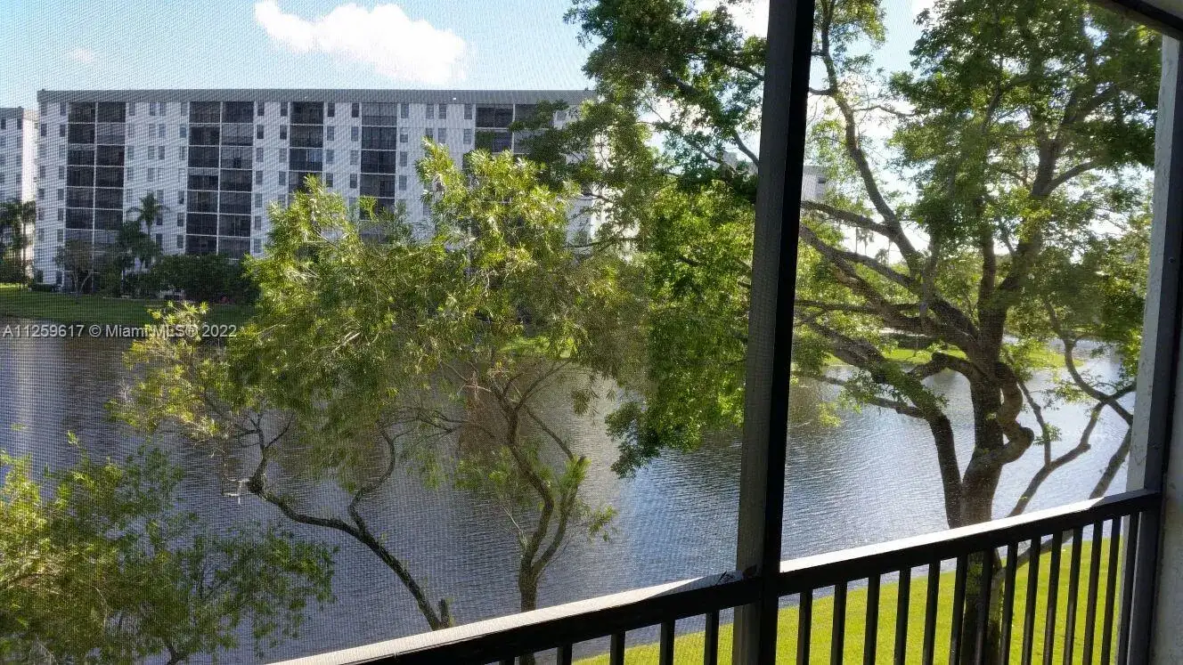 2228 N Cypress Bend Dr # 310, Pompano Beach FL 33069 photo 5