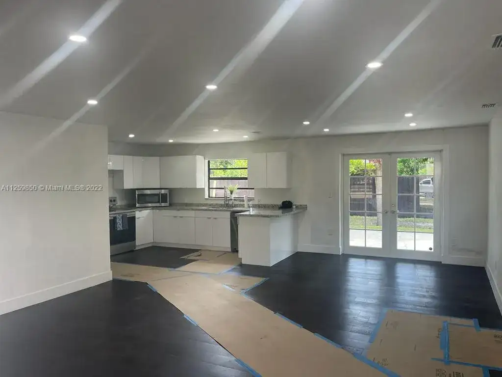 18031 NW 57th Ave, Miami Gardens FL 33055 photo 4