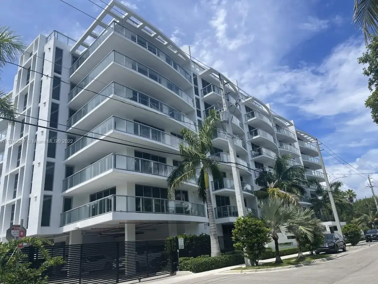 13800 Highland Dr # 409, North Miami Beach FL 33181 photo 3