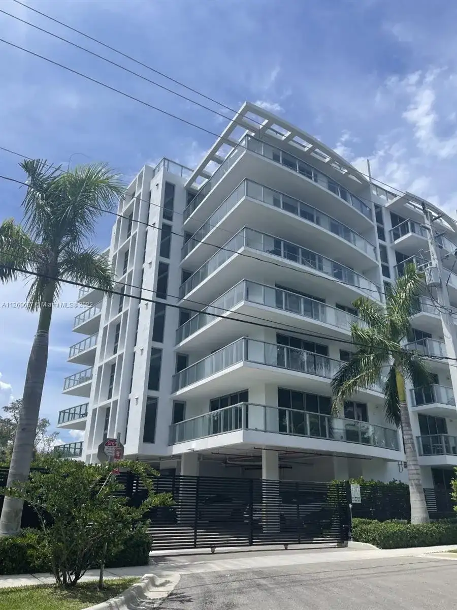 13800 Highland Dr # 409, North Miami Beach FL 33181 photo 4