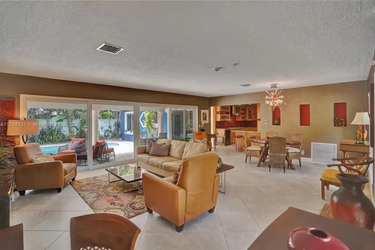 3204 Robbins Rd, Pompano Beach FL 33062