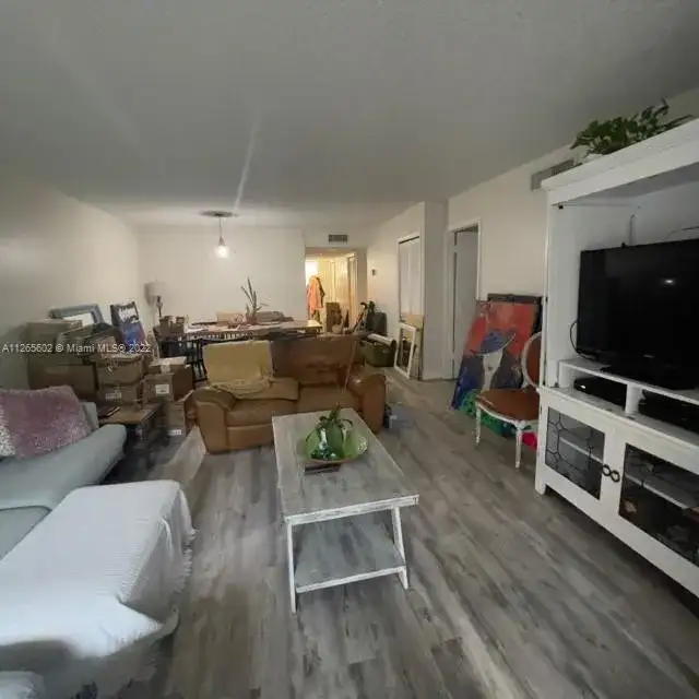 215 Lakeview Dr # 204, Weston FL 33326 photo 4