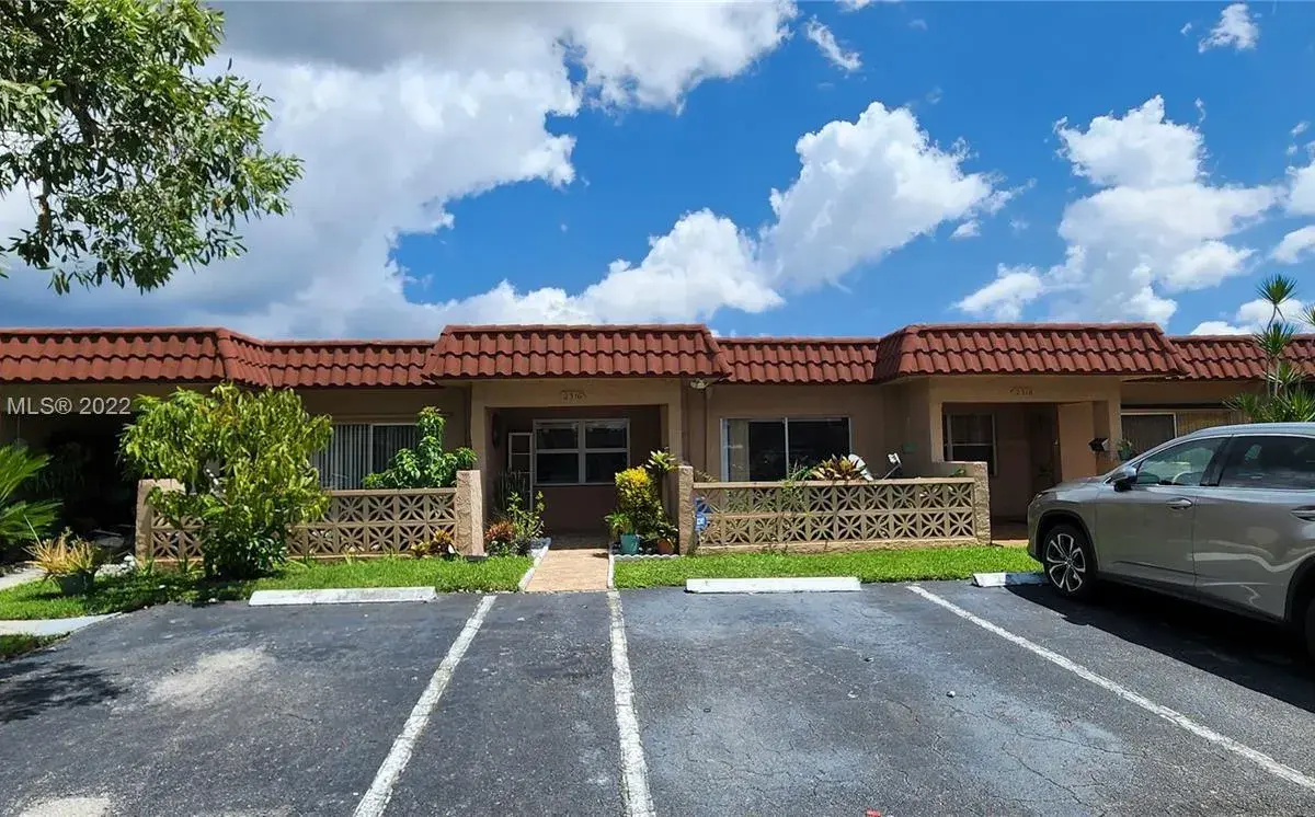 2316 SW 81st Way # 8, North Lauderdale FL 33068