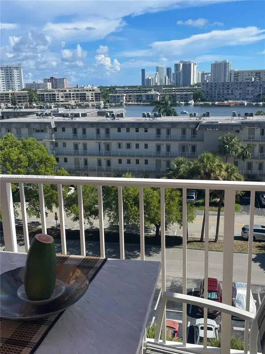 2200 E Hallandale Beach Blvd # 709, Hallandale Beach FL 33009