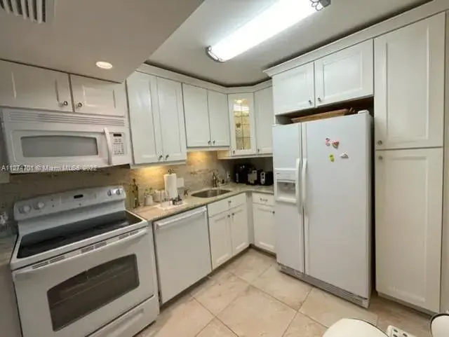 3625 N Country Club Dr # 704, Aventura FL 33180
