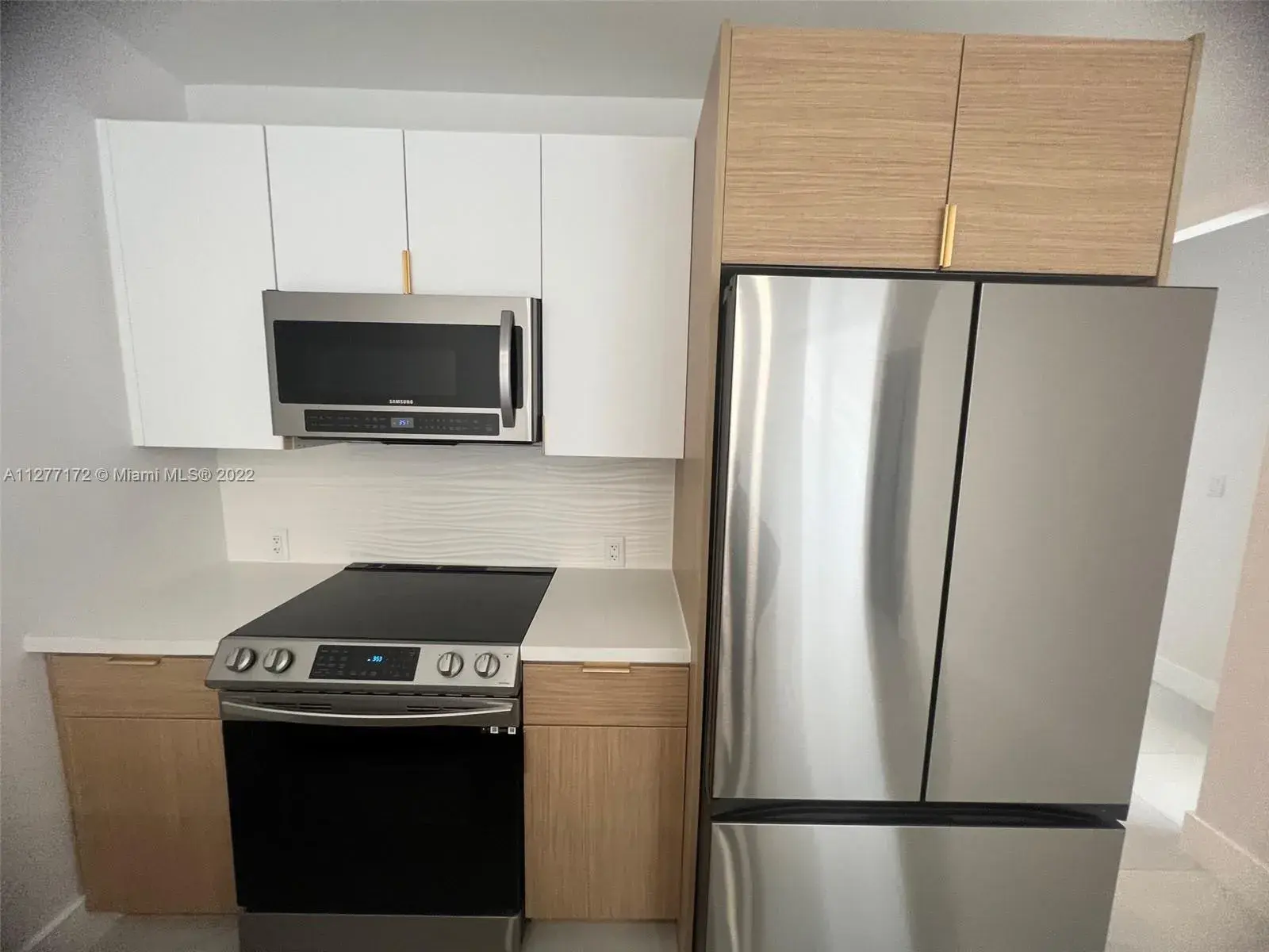 570 NW 48th St, Miami FL 33127