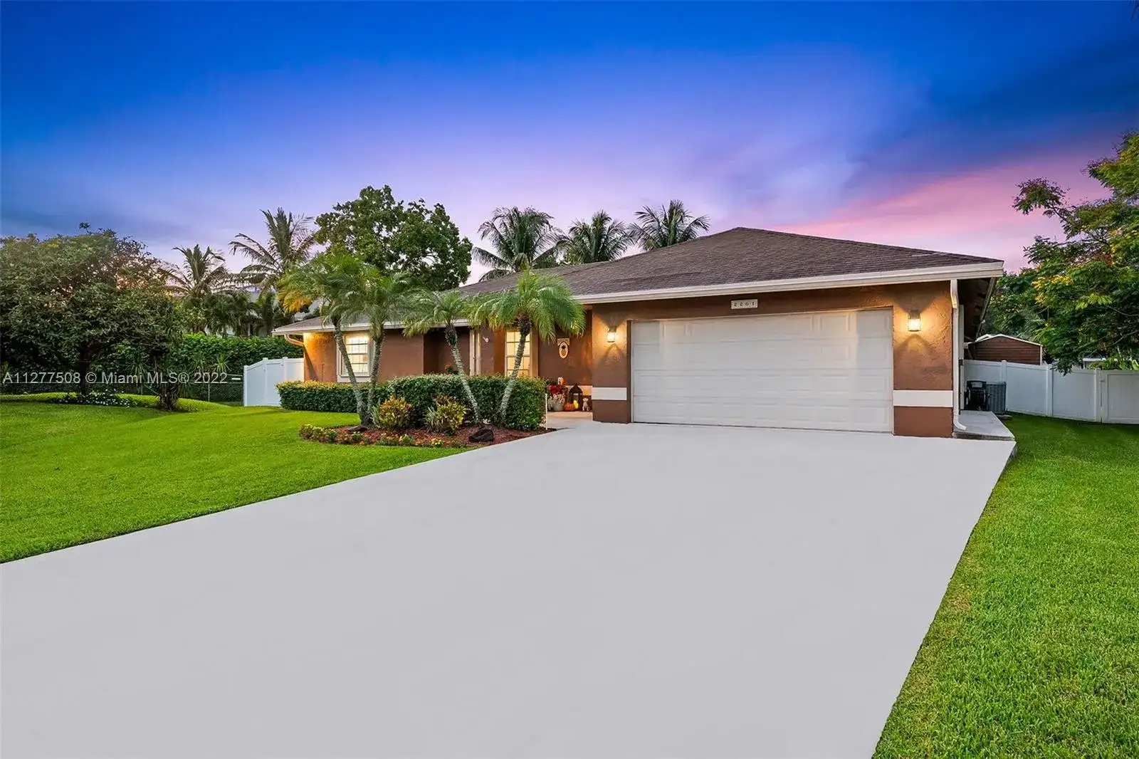 2261 NW 121st Ave, Plantation FL 33323 photo 3