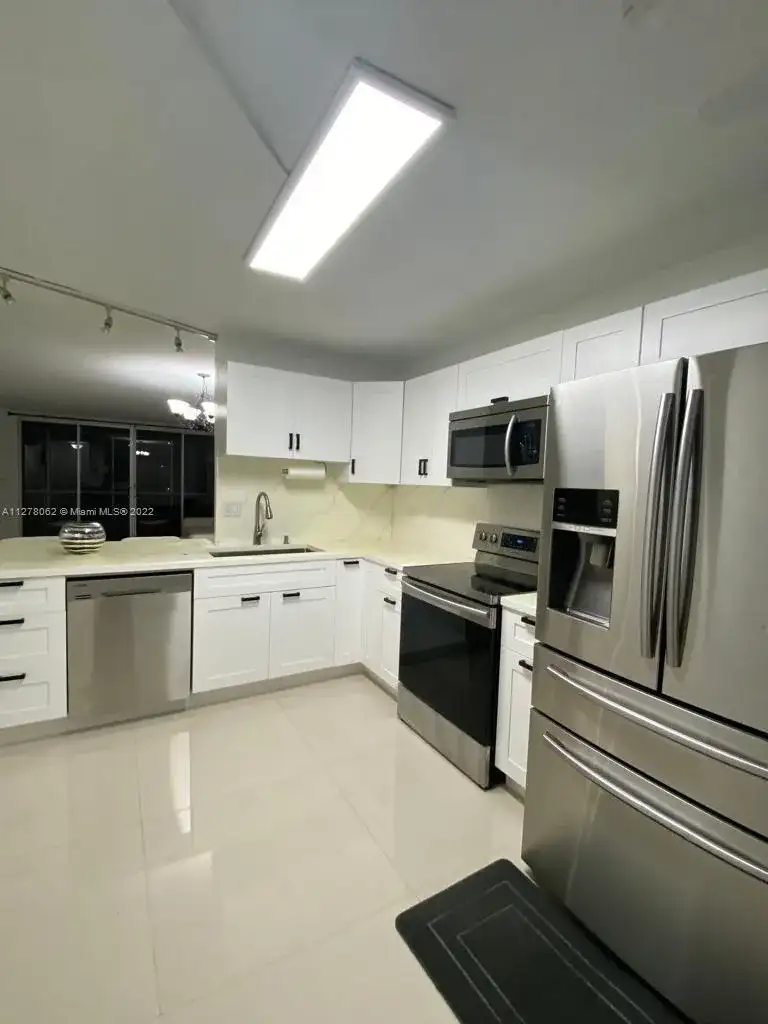 1660 NE 191st St # 1, Miami FL 33179 photo 4