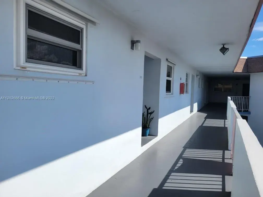 1400 Tallwood Ave # 303, Hollywood FL 33021