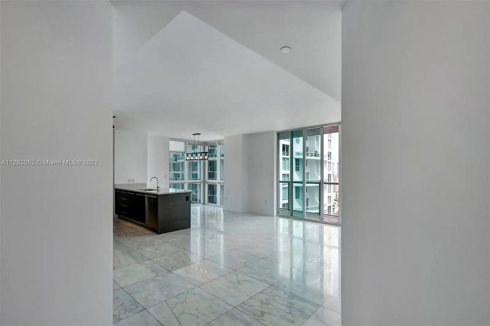 55 SE 6th St # 3401, Miami FL 33131 photo 2