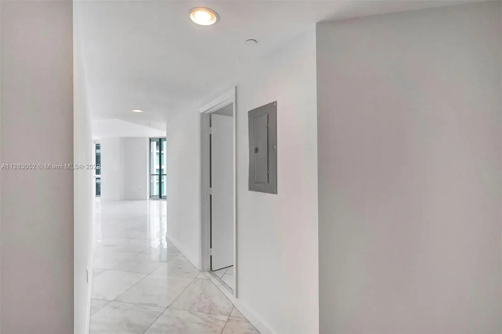 55 SE 6th St # 3401, Miami FL 33131 photo 3