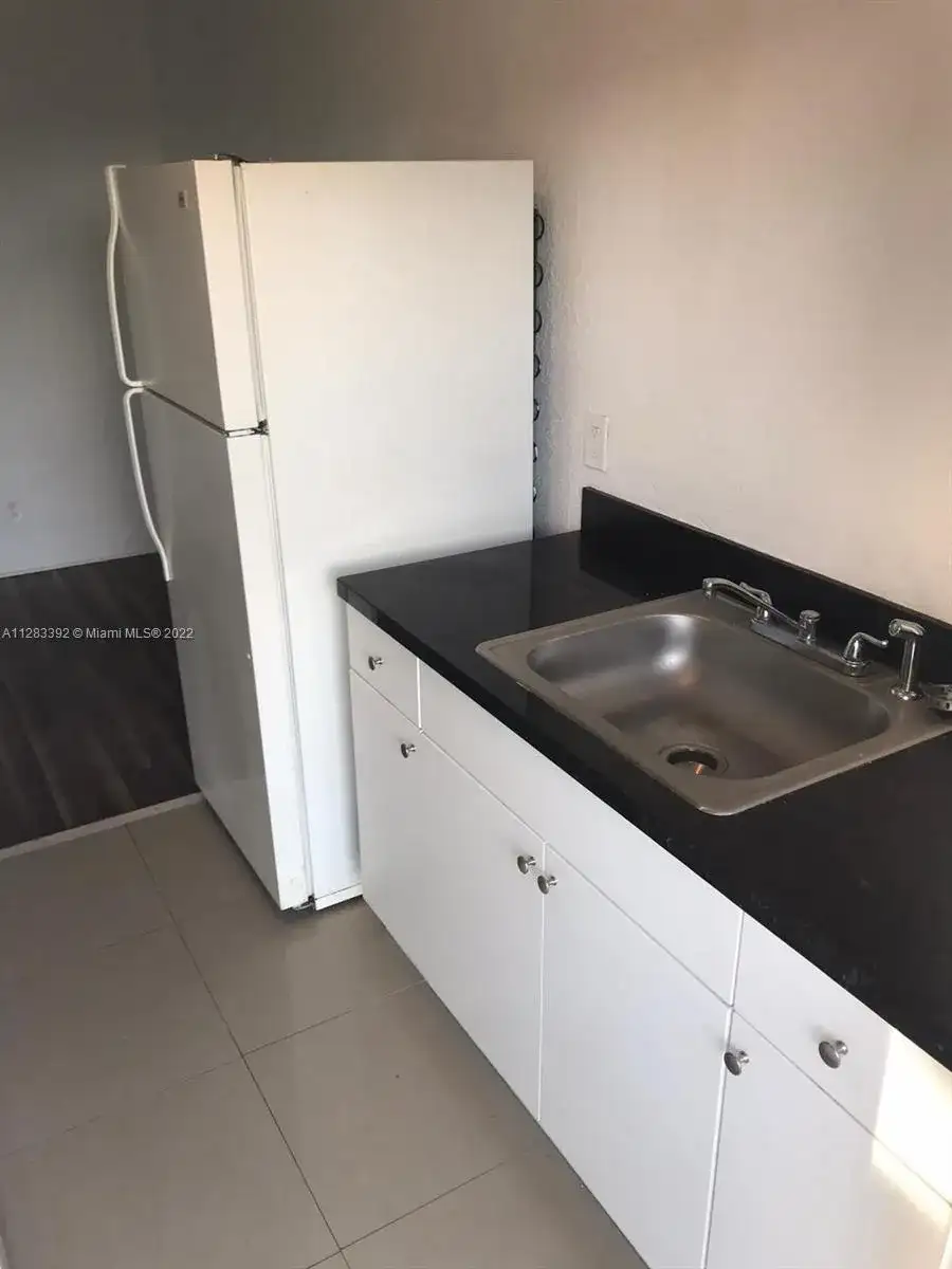 951 NE 167th St, North Miami Beach FL 33162 photo 3