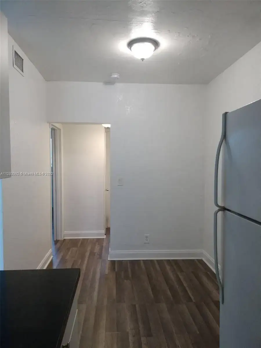 951 NE 167th St, North Miami Beach FL 33162 photo 5
