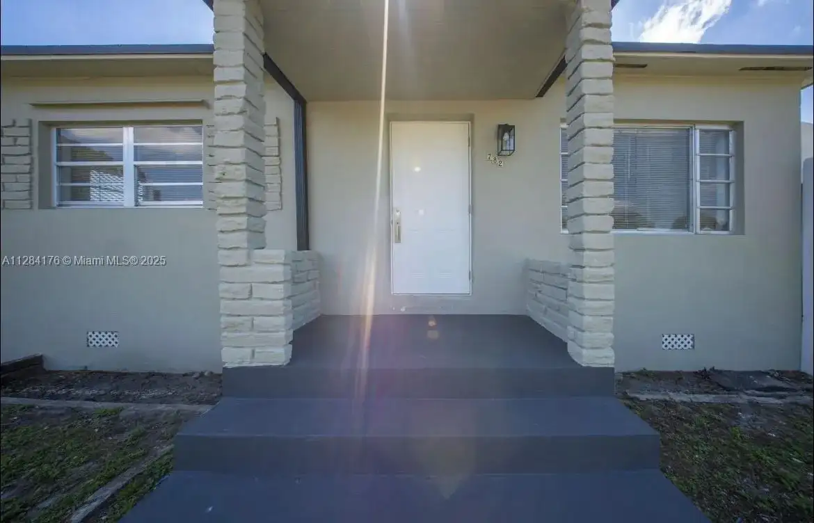 782 E 37th St, Hialeah FL 33013 photo 2