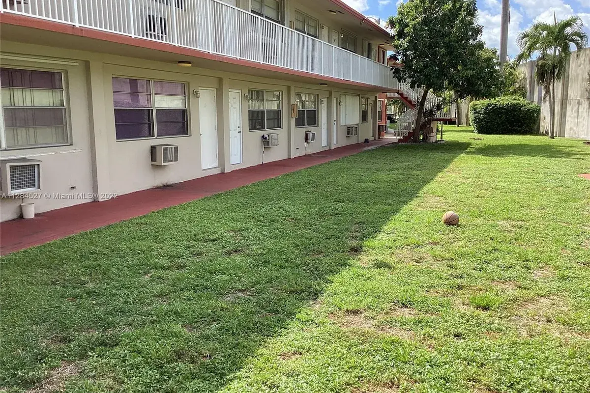 2917 Plunkett St # 22C, Hollywood FL 33020