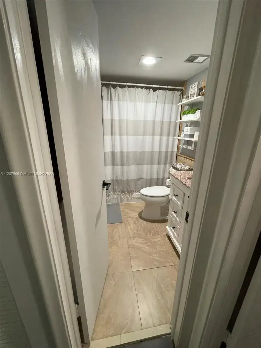 6921 Cypress Rd, Plantation FL 33317 photo 4