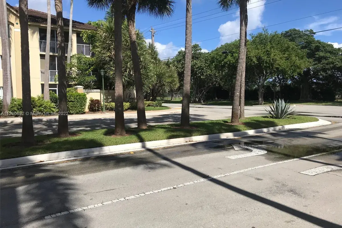 470 S Park Rd # 208, Hollywood FL 33021