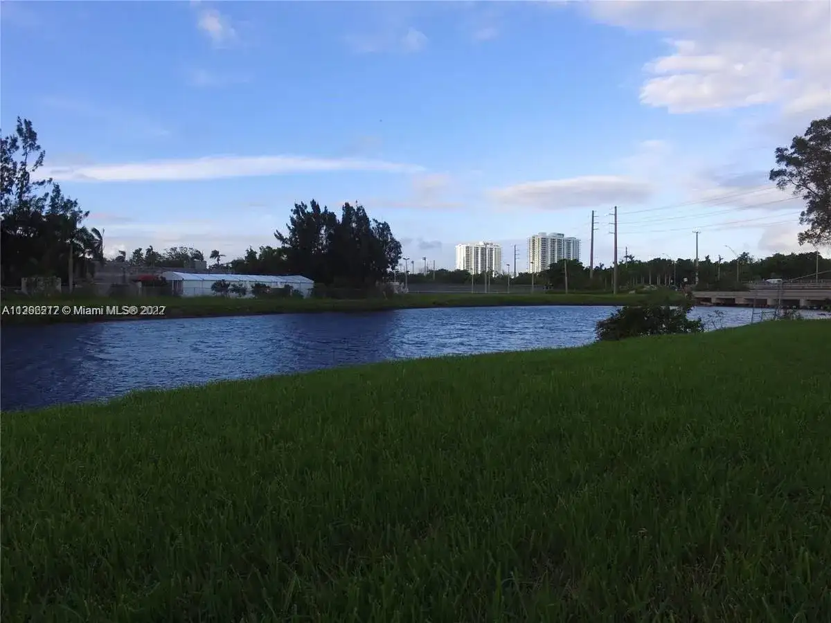 16465 NE 22nd Ave # 502, North Miami Beach FL 33160 photo 4