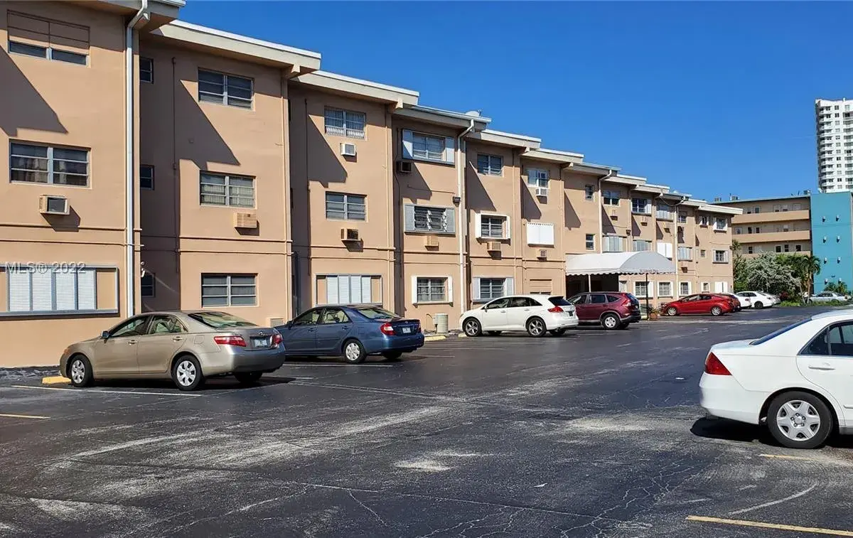 181 NE 14th Ave # 23B, Hallandale Beach FL 33009