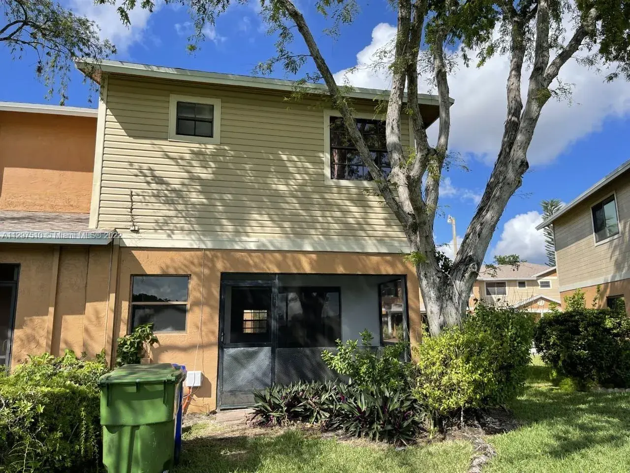 10472 NW 6th St, Pembroke Pines FL 33026