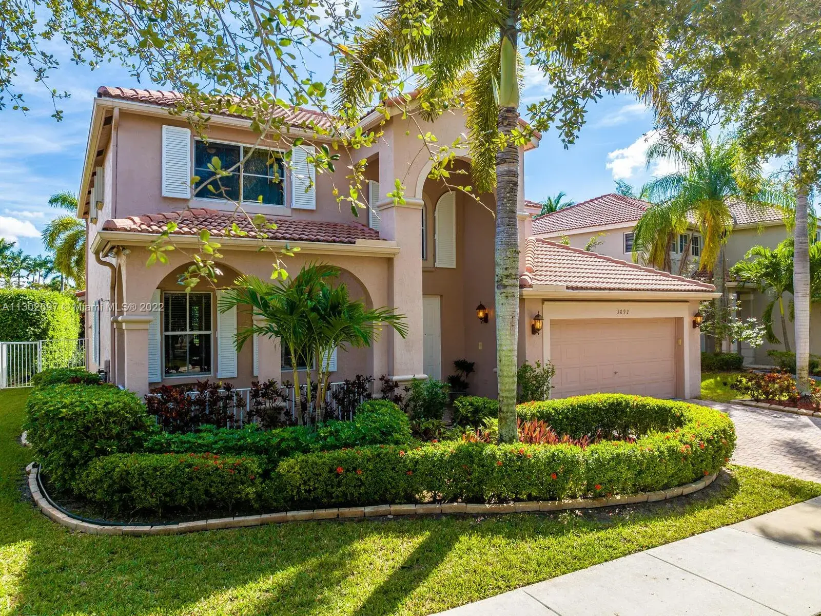 3892 Falcon Ridge Cir, Weston FL 33331