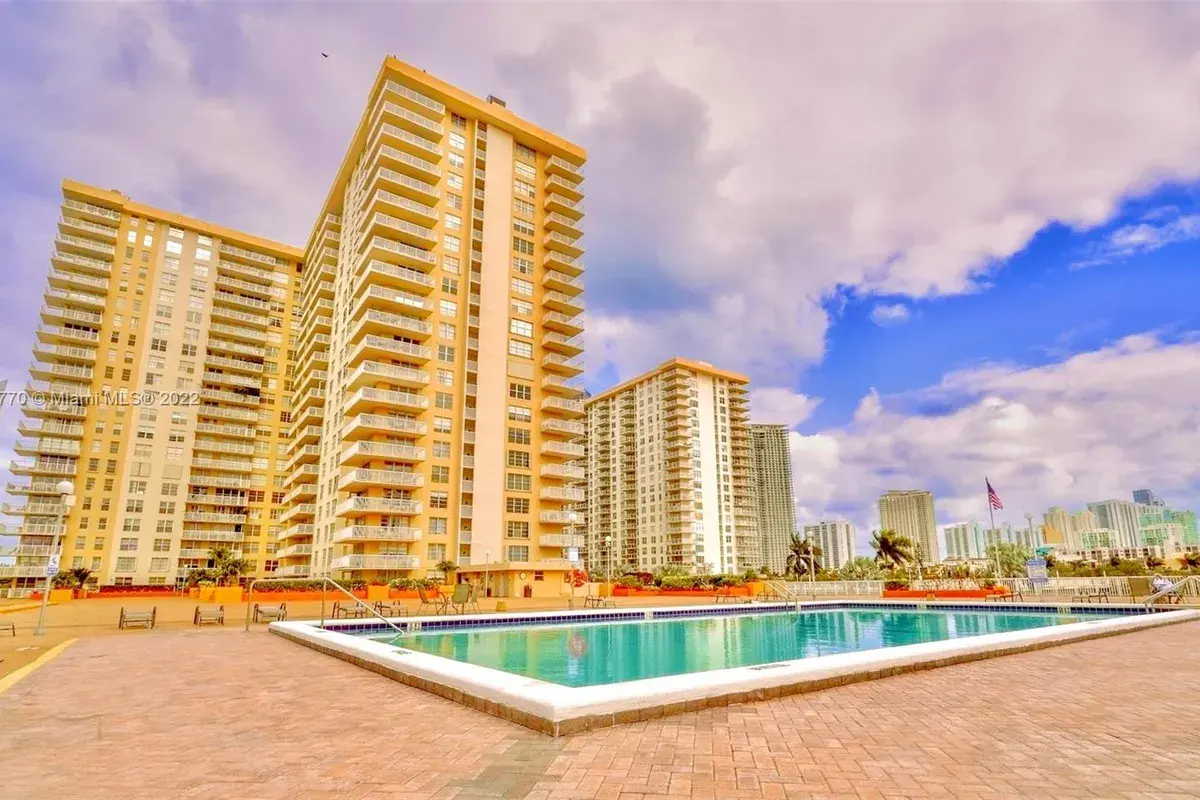 231 174th St # 4, Sunny Isles Beach FL 33160