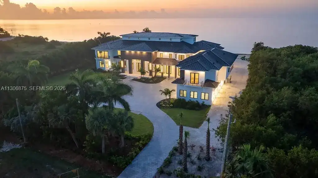 2405 Coco Plum Dr, Marathon FL 33050