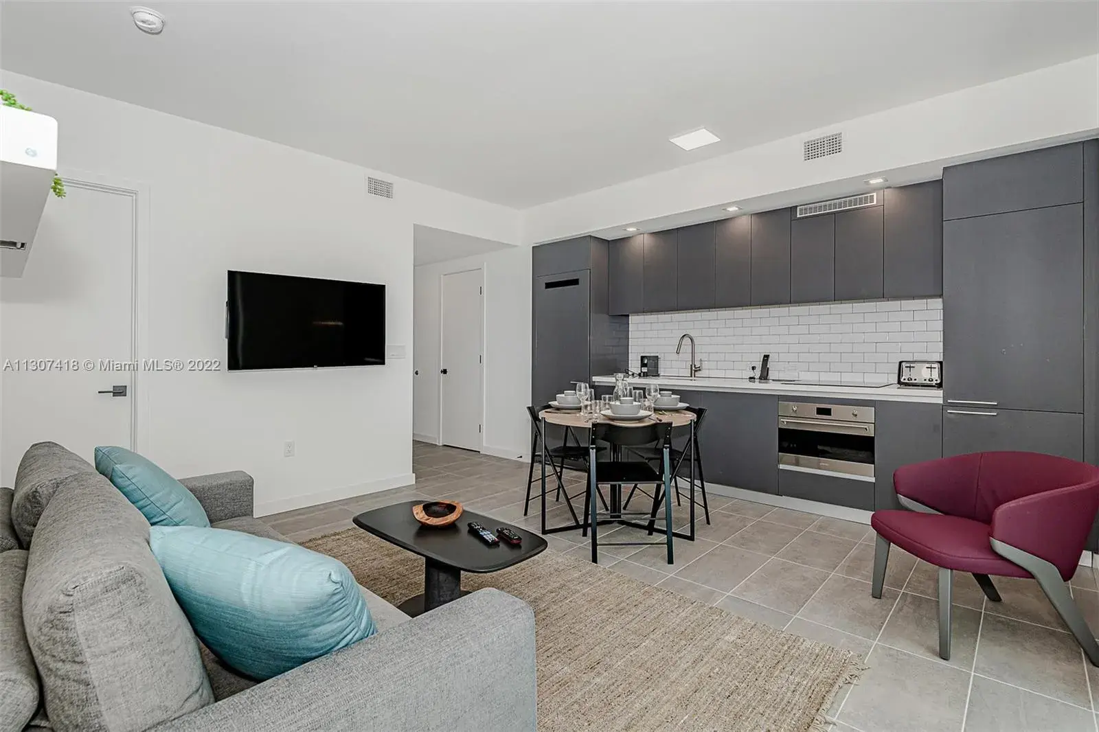 227 NE 2nd St # 2706, Miami FL 33132