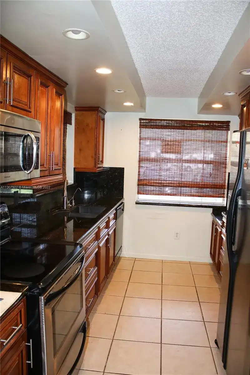 2277 SE 27th Dr # G, Homestead FL 33035 photo 3
