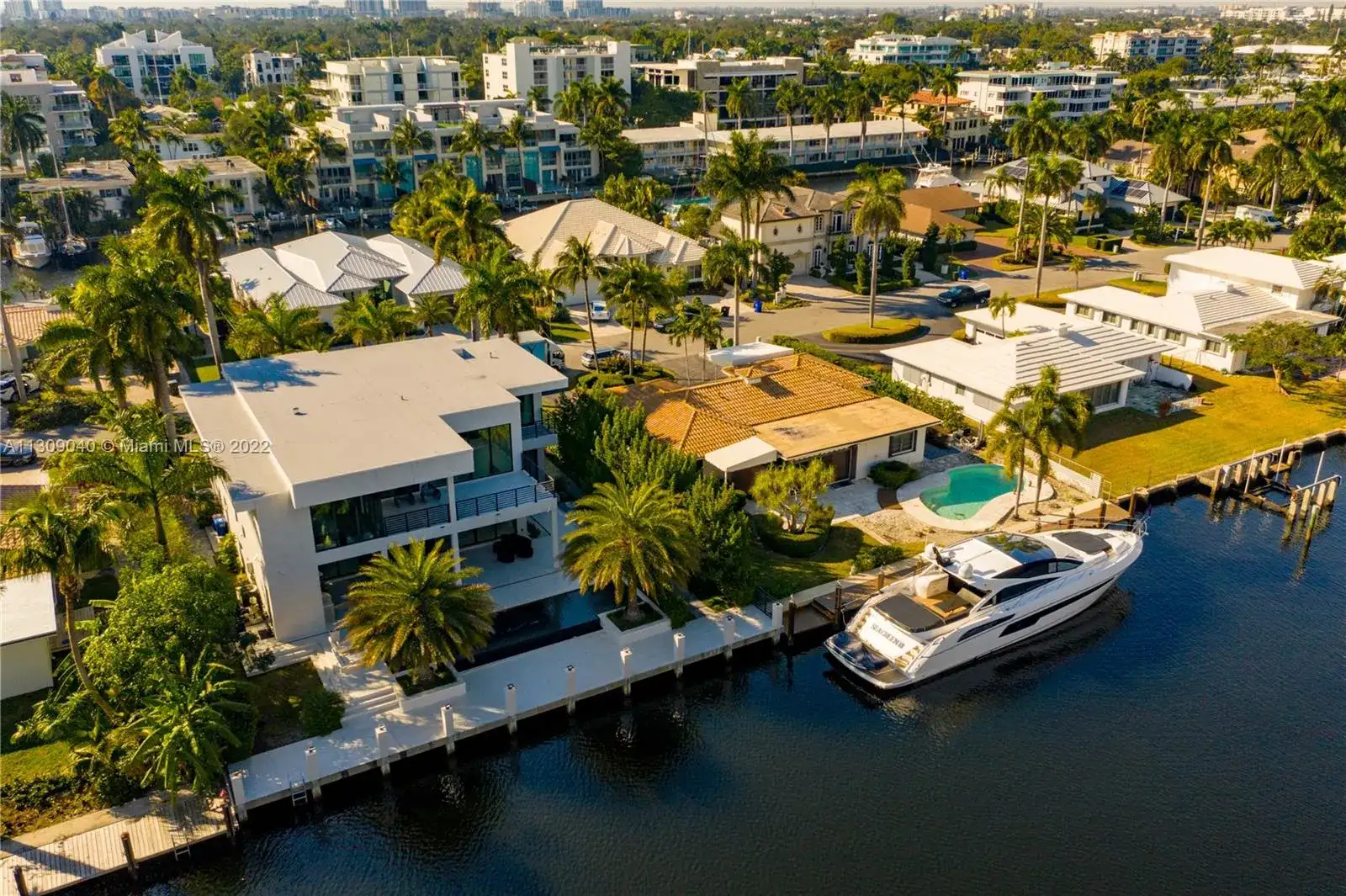 128 Fiesta Way, Fort Lauderdale FL 33301 photo 2