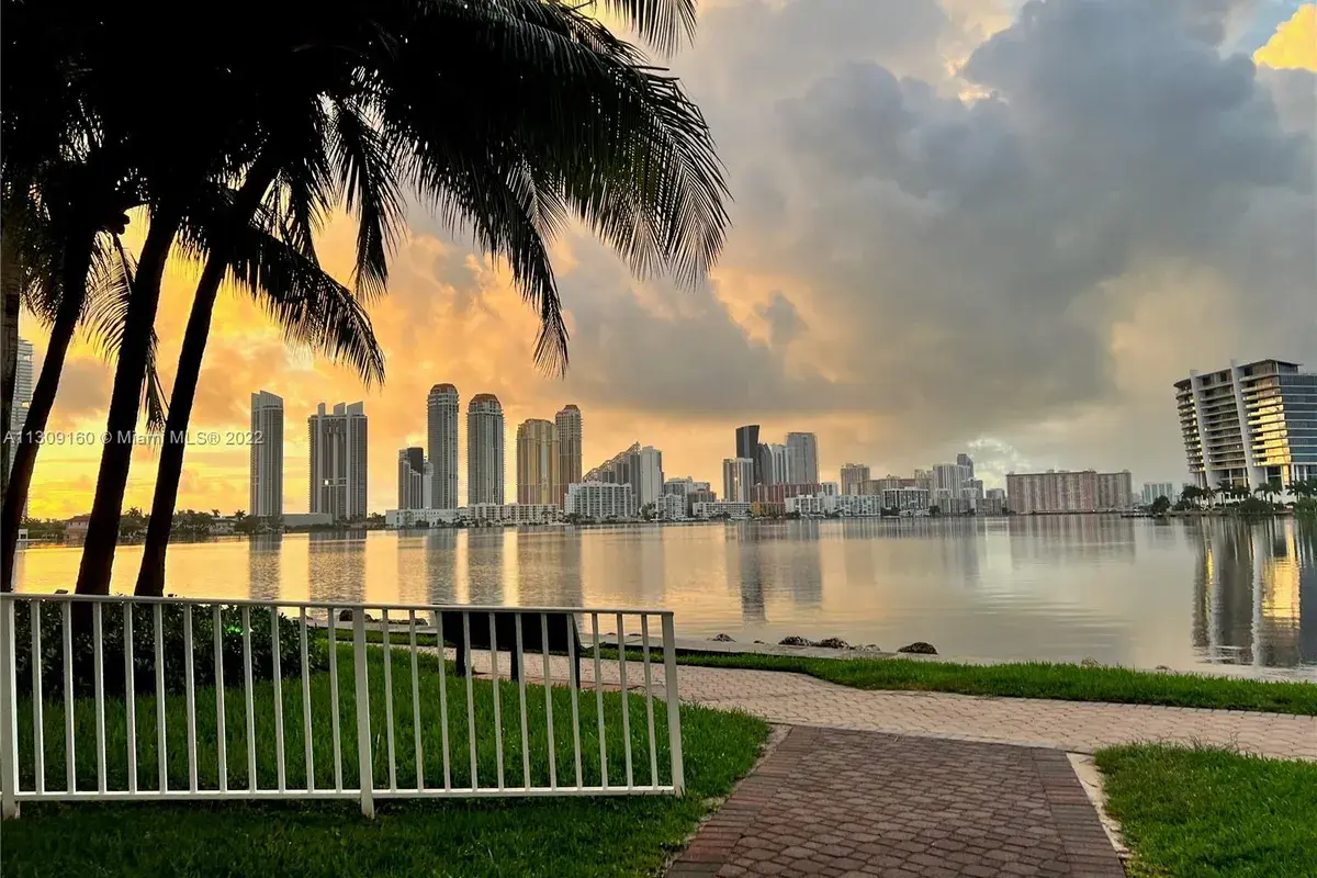 3530 Mystic Pointe Dr # 2605, Aventura FL 33180