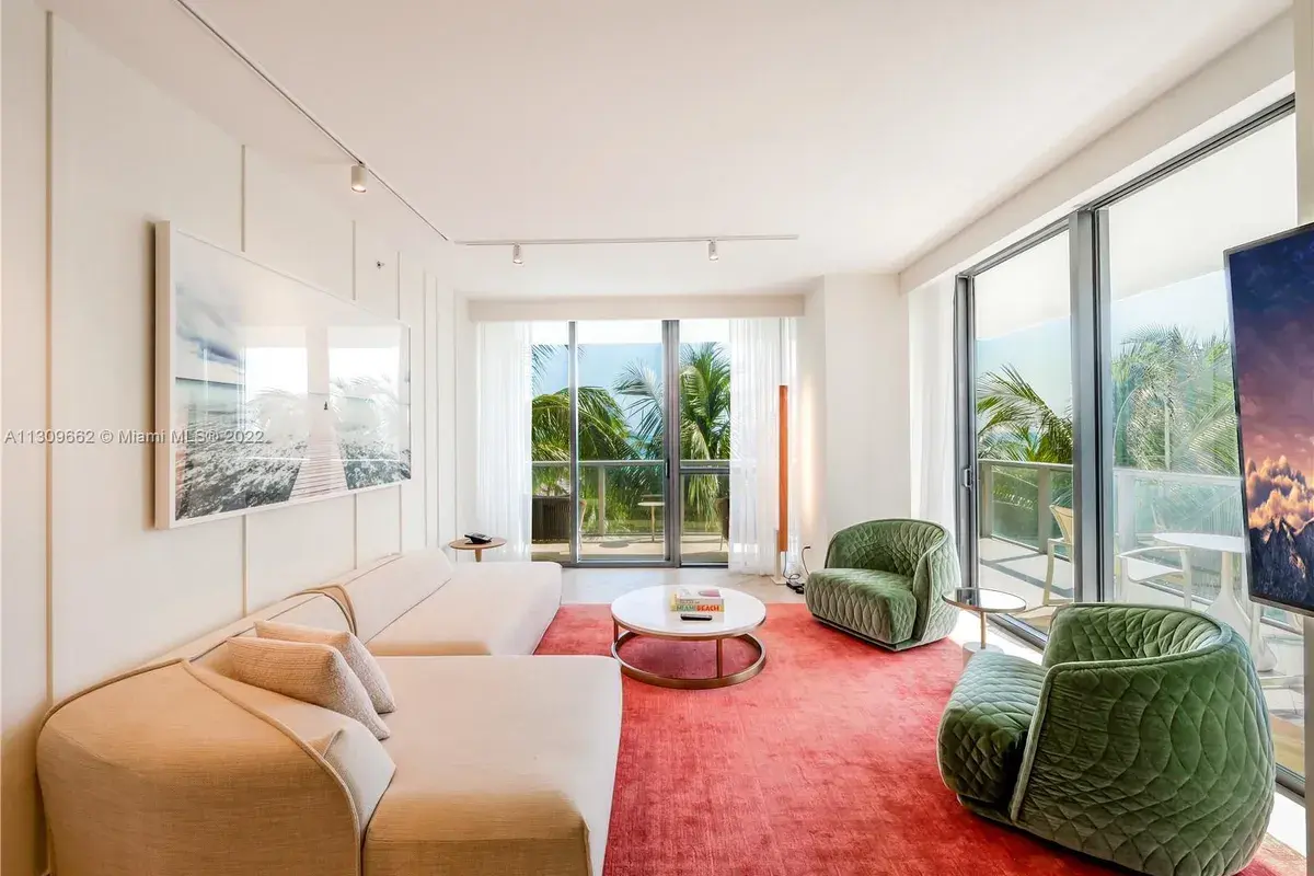 2201 Collins Ave # 4, Miami Beach FL 33139