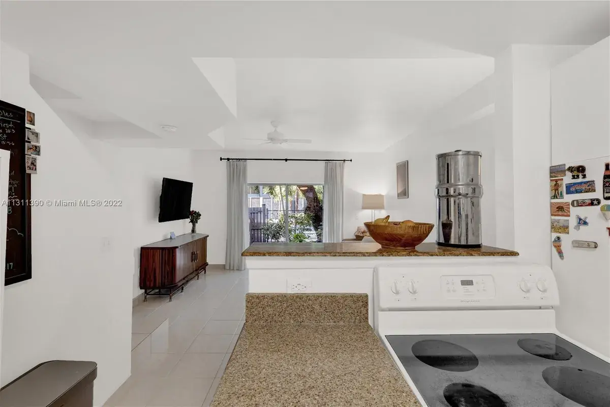 123 SW 17th Rd # 102, Miami FL 33129